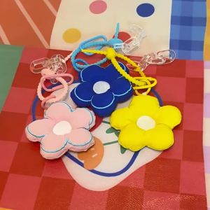 O-KAY Graceful Fashion Stuffed Keychain Pendant Bag Charm Flower Accessories Handbag Ornaments Cute Lanyard Car Key Chain