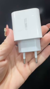 Củ Sạc Nhanh 20w Tiện Lợi Dể sử Dụng WeKome 2 Cổng TipC Và Usb