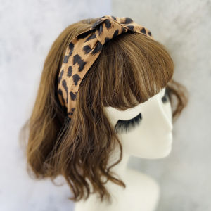 South Korea Fashion Vintage Leopard Print Suede Fabric Knotted Headband Female Online Influencer Wide Brim Hair Band Toothed Non Slip Hair Fixer