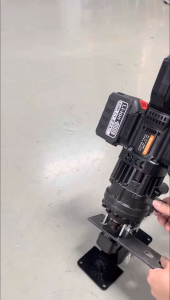 Máy đột lỗ thủy lực pin lithium képmáy đột thủy lực chạy điện cầm tay pin 15cell đột tôn dày 8mm