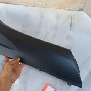 Ốp sàn chân bên phải Sh 300i 2016 - 2022 Đen Nhám