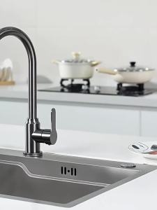 Hot and Cold Water 360 Degree Rotatable Pressure Boost Kitchen Faucet