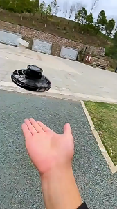 【Damaiii】ของเล่นบินได้สำหรับเด็ก สปินเนอร์บิน ของเล่นบรรเทาความเครียด โยนออกแล้วบินกลับได้ มีไฟ