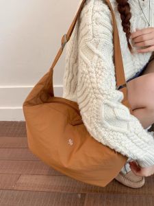 Korean Style Lightweight Dumpling Bag Womens Casual Crossbody Bag Large Capacity Simple Design 2025 New Fashion Handbag