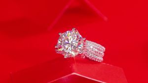 JIUZUAN 5Ct Moissanite Solitaire Ring S925 Silver 18K White Gold Plated Classic Pave Band Design Elegant Jewelry for Women