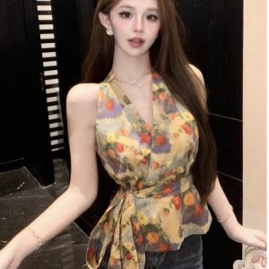 GUZILIAN | French V-Neck Floral Halter Vest Women Summer Retro Design Slim Fit Short Sleeveless Top Sweet Countryside Style Pure E-commerce