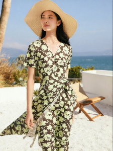 Summer Elegance Fashion Print V-Neck Dress