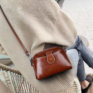 Fashionable Leather Small Square Bag for Women 2025 New Style Chic Handbag Shoulder Bag Crossbody Bag for Middle-Aged Ladies