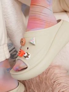 Korean classic womens puff slippers sandals outdoor casual wedge heel platform shoes non-slip Walking Shoes Girl Footwear Summer