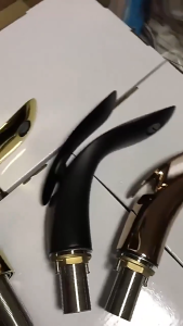 ก๊อกน้ำอ่างล้างหน้า ก๊อกน้ำอ่างล้างหน้าแบบน้ำตก ก๊อกน้ำอ่างล้างหน้าแบบน้ำร้อน-เย็น ก๊อกน้ำแบบผสม