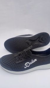 Sepatu Casual Terbaru 2024 untuk Pria Dewasa