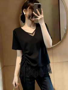 NUMEN BUTTON | Áo Thun Slimming Thiết Kế Ren Ghép V-neck