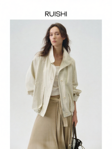 epoque de rueen | Slim Cotton and Poly Blend Chimney Collar Womens Trench Coat for Autumn