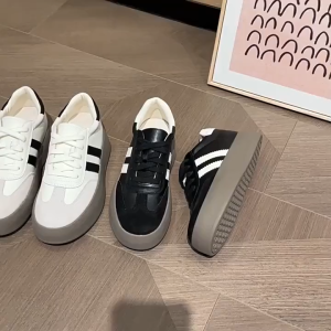 2025สไตล์ใหม่ มินิมอลรองเท้าผ้าใบผู้หญิงลำลองผูกเชือก รองเท้าผ้าใบพื้นนิ่มแฟชั่น ไซส์ 36-44 เหมาะสำหรับสวมใส่ทุกวัน ส่งเร็ว