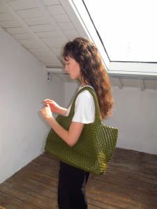 Large Capacity Handwoven Mother-Child Tote Bag Tomorrom Fashionable Shopping Bag Shape Soft PU Material with Zipper Inner Pocket