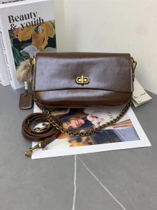Fashionable Oil Wax Leather Small Square Bag Casual Crossbody Chain Lock Buckle Womens Shoulder Bag Leisure Diagonal Bag