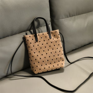 กระเป๋าสะพายข้างลายจุดขนาดเล็กสำหรับใส่โทรศัพท์มือถือและของเล็กสำหรับเดินทางไปทำงานในช่วงฤดูร้อนปี 2024 กระเป๋าสะพายข้างผ้าฝ้ายสีพื้น