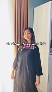 Abaya Hitam Turkey Anak Remaja Perempuan Model Baru 2025 Jet Black Premium Mix Payet Hitam Gamis Muslim Anak Remaja Kekinian Warna Hitam Gaya Simple Kekinian Baju Lebaran Anak Perempuan
