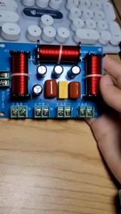 Phân tần 4 loa dùng cho 1 Bass 1 Mid 2 Treble RCEDA-410 công suất 200w | Giá 1 mạch | Mạch phân tần dùng cho loa kéo hoặc âm thanh gia đình Bass 20 25 30