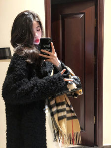 2025 New Womens Lamb Fur Jacket Winter Mid-Length Loose Slimming Black V-Neck Furry Coat Thickened Long Sleeve Solid Color