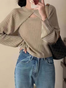 เสื้อสเวตเตอร์ถักสีแดง เสื้อสเวตเตอร์ถักทรงสลิมฟิตสำหรับผู้หญิง เสื้อเชิ้ตแขนยาวคอตั้งทรงตรง ปกติ ฤดูใบไม้ร่วง 2024