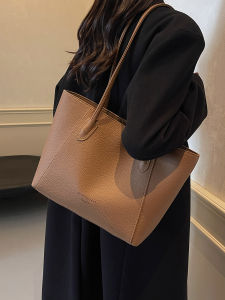 Fashionable Retro Large Capacity Tote Bag Womens Spring Summer New Style Single Shoulder Bag Elegant Commuting Tote Bag