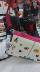 Tas Wanita Praktis: Tas Selempang Stylish & Berkualitas