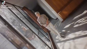 Haier (New Series 2025) เครื่องปรับอากาศ UV Cool Voice สีฟ้า รุ่น HS-18VRSA05P เฉพาะเครื่อง