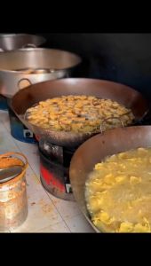 Keripik Kulit Ayam Crispy 500 Gram / Crispy Kulit Ayam Krispi / Keripik Kulit Ayam Pedas Aroma Pedas Daun Jeruk