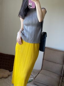 TVTV Casual Grey Folded Sleeve Vest Top + Mango Yellow Pleated Straight Cut Mini Skirt Womens Commute Style High Waist A-Line Skirt
