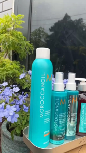 Kem Tạo Kiểu Giữ Nếp Dưỡng Ẩm Moroccanoil Hydrating Styling Cream Dành Cho Mọi Loại Tóc 300ml