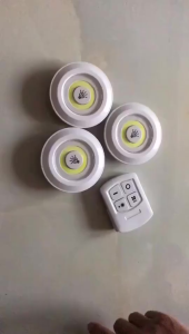 Đèn Dán Tường Tủ COB Thông Minh - Có Điều Khiển Từ Xa Ánh Sáng Tùy Chỉnh Hẹn Giờ Dùng Pin 3A