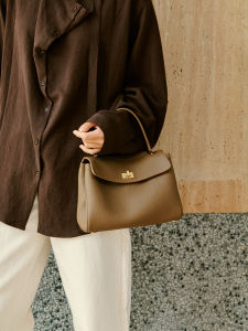 AVALEA | Leather Handbag Messenger Bag Medium