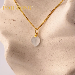 POH KONG 750/18K Yellow Gold Peach of Longevity Jade Pendant
