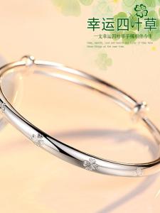 Lucky Charm Bracelet with Three Rotatable Agate Stones Pure Silver Plated Fashionable Gift for Girlfriend Elegant And Luxurious