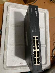 Bộ chuyển mạch tplink TL-SG1024 và tplink TL-SG1016 Gigabits cũ
