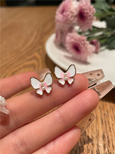 Sleeping Butterfly Ear Cuff Womens Fashion Jewelry No Piercing Required Trendy Design Sweet Personality No Need to Remove