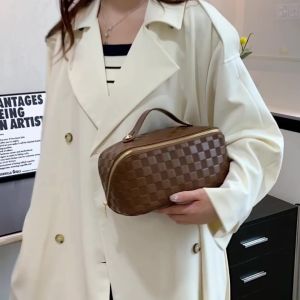 【Fashion Park】★ female handbag new model 2022 Plaid Toiletry Bag Multifunctional PU Leather Makeup Case Pouch Portable Large Capacity Fashion Zipper Soft Cosmetic bag tote bag