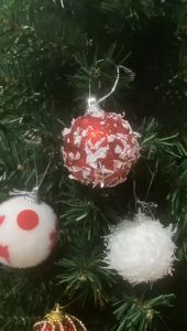 ลูกบอลตกแต่ง ของตกแต่งคริสต์มาส อุปกรณ์ตกแต่งคริสต์มาส โมเดลแขวนต้นคริสต์มาส กระดิ่ง ลูกบอล แบบเซ็ท