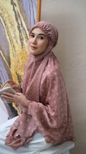 Bergo Motif Hijab Instan Motif Bergo Premium Bahan Silk Hijab Sehari-hari Kerudung Bergo Instan Saku Elviana Series By Syafiq