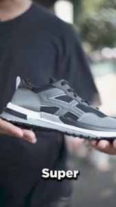 Peps Sepatu sneakers Pria Keren Bahan Suede Elastis Import Terbaru – Suedecino