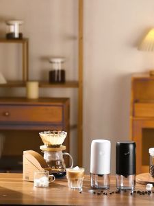 Grinder Adjustable 1800mAh Kopi Penggiling Kopi Elektrik New Electric Coffee Grinder USB Type-C Charging Portable Nuts Grains Pepper Coffee Bean Grinder Home Travel Black grinder