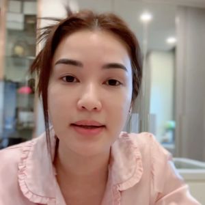 โปร 5 กระปุก Walai Rose Whitening Cream แถม วลัย โรส กลาสซี่ โซป ครีมกุหลาบ 10g.