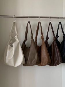 กระเป๋าถือทรงเทรนด์เกาหลีสไตล์ย้อนยุคขนาดใหญ่สำหรับผู้หญิง กระเป๋าสะพายไหล่แบบหนัง PU สำหรับเดินทางไปทำงาน