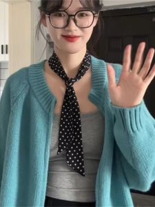 สร้อยคอผ้าพันคอไหมลายจุดสีดำขาวสไตล์ฝรั่งเศสสำหรับผู้หญิง เครื่องประดับแฟชั่นหรูหราแบบโซ่คอ โซ่คอแบบยาว เครื่องประดับแฟชั่นสำหรับผู้หญิง