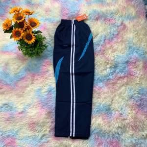 กางเกงวอร์มผ้าร่มเนื้อดี แถบสีสั้นสดใส มีกระเป๋าด้านข้าง ผ้าดี แห้งเร็ว ใส่สบาย คนอ้วนใส่ได้