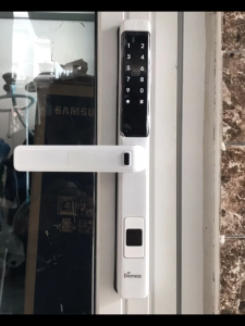 Khóa cửa nhôm vân tay Demax SL601 AG PW chống nước mở vân tay mật mã app wifi công nghệ Đức