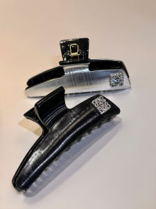 Aurora Island Luxury Minimalist Large Size Brushed Shark Clamp Cold Tone Womens Hair Accessories Elegant Versatile Hair Grips