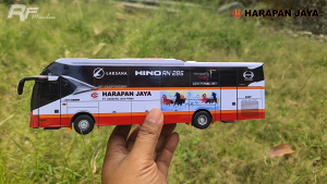 Miniatur Bus Harapan Jaya SR2 Skala 1:50
