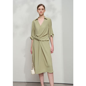 AMII | Autumn Minimalist Elegance V-Neck Fitted Wrinkle Technique Dress
